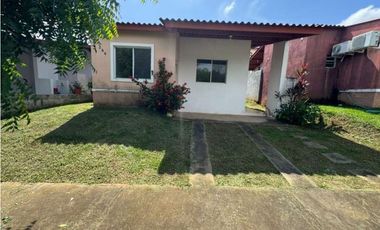 VENTA CASA EN LA CHORRERA RESIDENCIAL LAS ARBOLEDAS BARRIO COLÓN (OF)