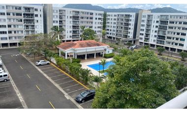 VENDO APARTAMENTO EN PANAM PACFICO – VISTA A LA PISCINA + AMUEBLADO