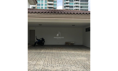 Casa de lujo en Paseo del Parque, Costa del Este, con amplio jardín