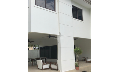 Casa de lujo en Paseo del Parque, Costa del Este, con amplio jardín