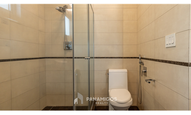 Apartamento con den en venta en Titanium, Costa del Este