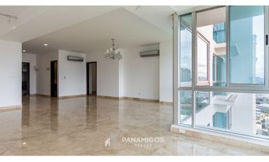 Apartamento con den en venta en Titanium, Costa del Este