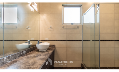 Apartamento con den en venta en Titanium, Costa del Este