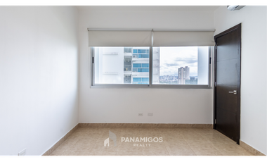 Apartamento con den en venta en Titanium, Costa del Este