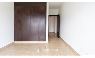 Apartamento con den en venta en Titanium, Costa del Este