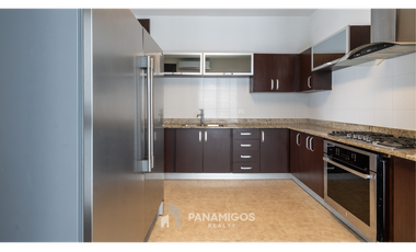 Apartamento con den en venta en Titanium, Costa del Este