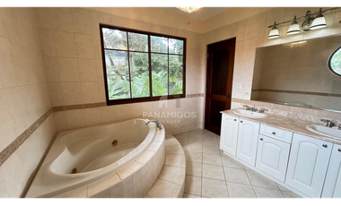 Casa de 4 recamaras en venta en Camino de Cruces, El Dorado