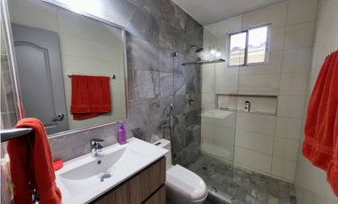 Se vende casa en Crystal Springs, Condado del Rey