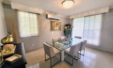 Se vende casa en Crystal Springs, Condado del Rey