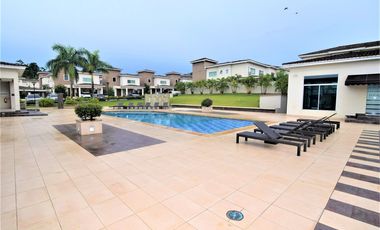 Se vende casa en Dorado Village, Condado del Rey