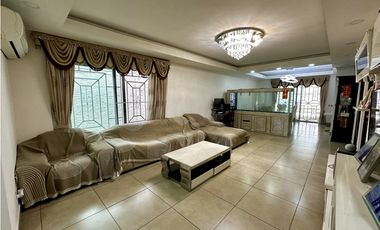 Se vende casa en Dorado Village, Condado del Rey