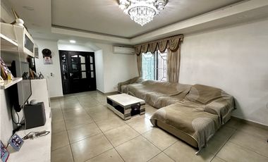 Se vende casa en Dorado Village, Condado del Rey