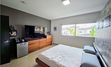Se vende casa en Dorado Village, Condado del Rey