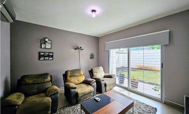 Se vende casa en Dorado Village, Condado del Rey