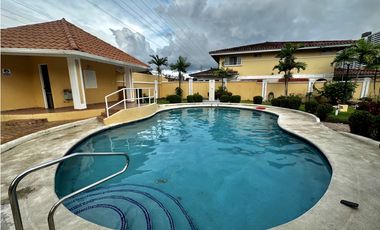 Se vende casa en Condado del Rey, Residencial el Country