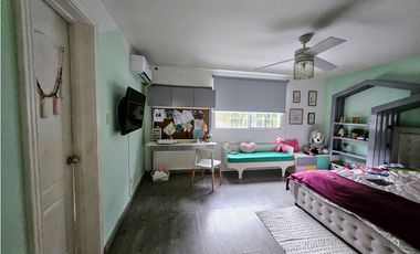 Se vende casa en Fuente del Fresno, Altos de Panamá