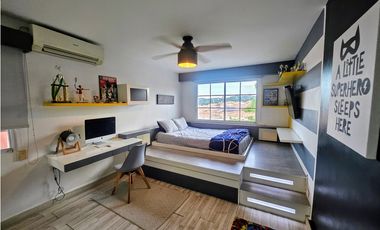 Se vende casa en Fuente del Fresno, Altos de Panamá