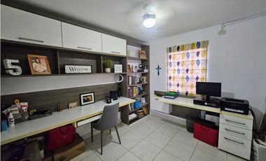 Se vende casa en Fuente del Fresno, Altos de Panamá