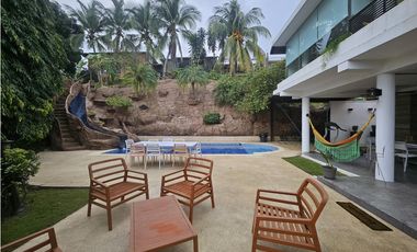 Se vende casa en Fuente del Fresno, Altos de Panamá