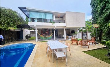 Se vende casa en Fuente del Fresno, Altos de Panamá
