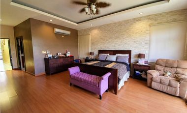 Se vende casa en Altos de Panamá