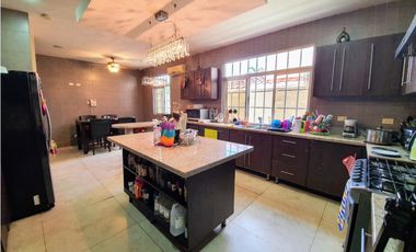 Se vende casa en Altos de Panamá