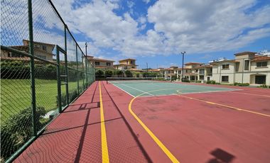 Se vende casa en Paseo Dorado, Condado del Rey