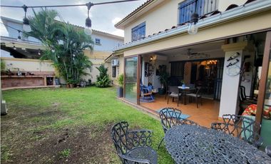 Se vende casa en Paseo Dorado, Condado del Rey