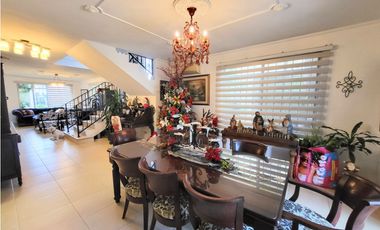 Se vende casa en Paseo Dorado, Condado del Rey