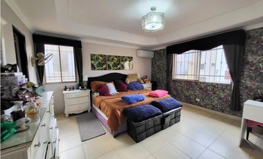 Se vende casa en Paseo Dorado, Condado del Rey