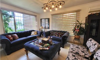 Se vende casa en Paseo Dorado, Condado del Rey