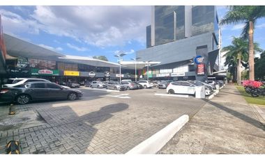 Se Vende Plaza comercial (MZ)
