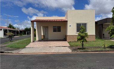 VENDO CASA RESIDENCIAL LA CHORRERA ARBOLEDAS LOS OLIVOS
