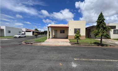 VENDO CASA RESIDENCIAL LA CHORRERA ARBOLEDAS LOS OLIVOS