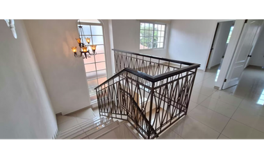 VENDO CASA EN COSTA SUR – MODELO MS GRANDE + 4 RECMARAS + JARDN
