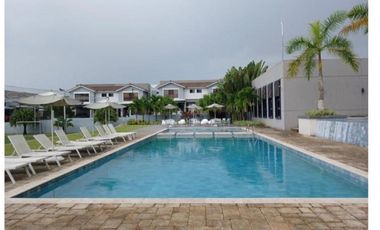 Venta de Casa en PH Aventura, Brisas del Golf, Sector Paseo del Norte