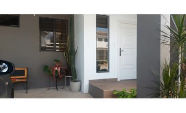 Venta de Casa en PH Aventura, Brisas del Golf, Sector Paseo del Norte