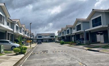 Venta de Casa en PH Aventura, Brisas del Golf, Sector Paseo del Norte