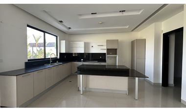 VENTA DE CASA EN SAN CARLOS- VISTA MAR GOLF VILLAGE-899 m2
