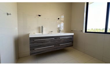 VENTA DE CASA EN SAN CARLOS- VISTA MAR GOLF VILLAGE-899 m2