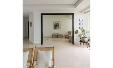 Venta de Apartamento en Costa del Este (Vista al Mar)