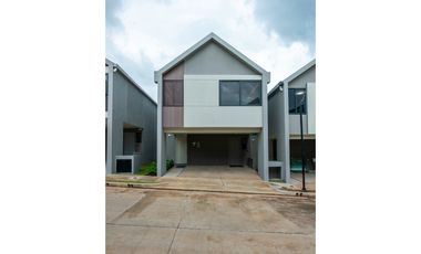 Venta Casa en Green City, Residencial Aura