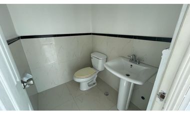 Venta de local en obra gris para oficinas.Ph Molon Tower