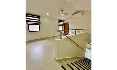 Venta/Alquiler Casa con paneles solar en River Valley Panamá Pacífico