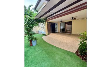 Venta/Alquiler Casa con paneles solar en River Valley Panamá Pacífico
