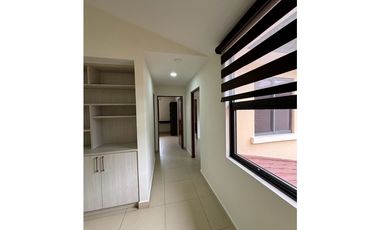 Venta/Alquiler Casa con paneles solar en River Valley Panamá Pacífico