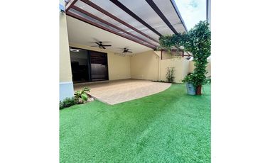 Venta/Alquiler Casa con paneles solar en River Valley Panamá Pacífico