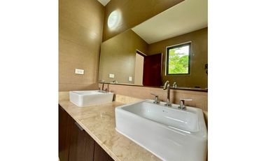 Venta/Alquiler Casa con paneles solar en River Valley Panamá Pacífico