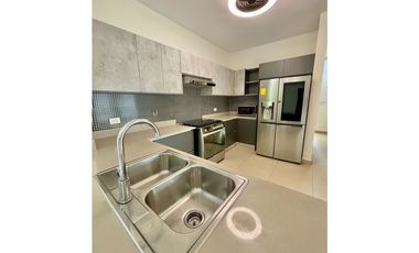 Venta/Alquiler Casa con paneles solar en River Valley Panamá Pacífico