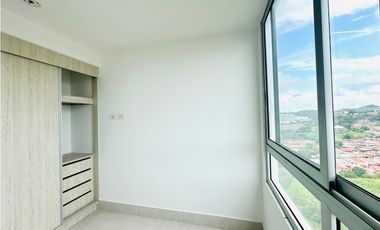 VENTA DE APARTAMENTO AMOBLADO GREENWOOD TOWERS, EL BOSQUE, PANAMA